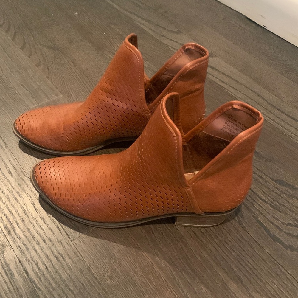 American Eagle Booties in Brown, Size 7.5 Good Condition